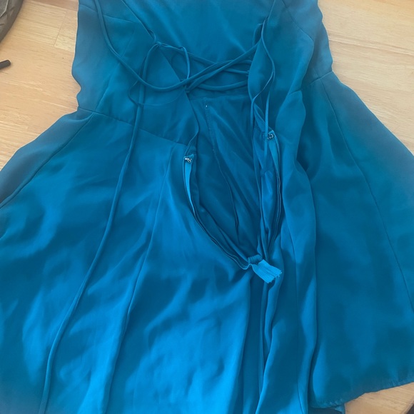 romper! But looks more like a dress - Picture 2 of 3